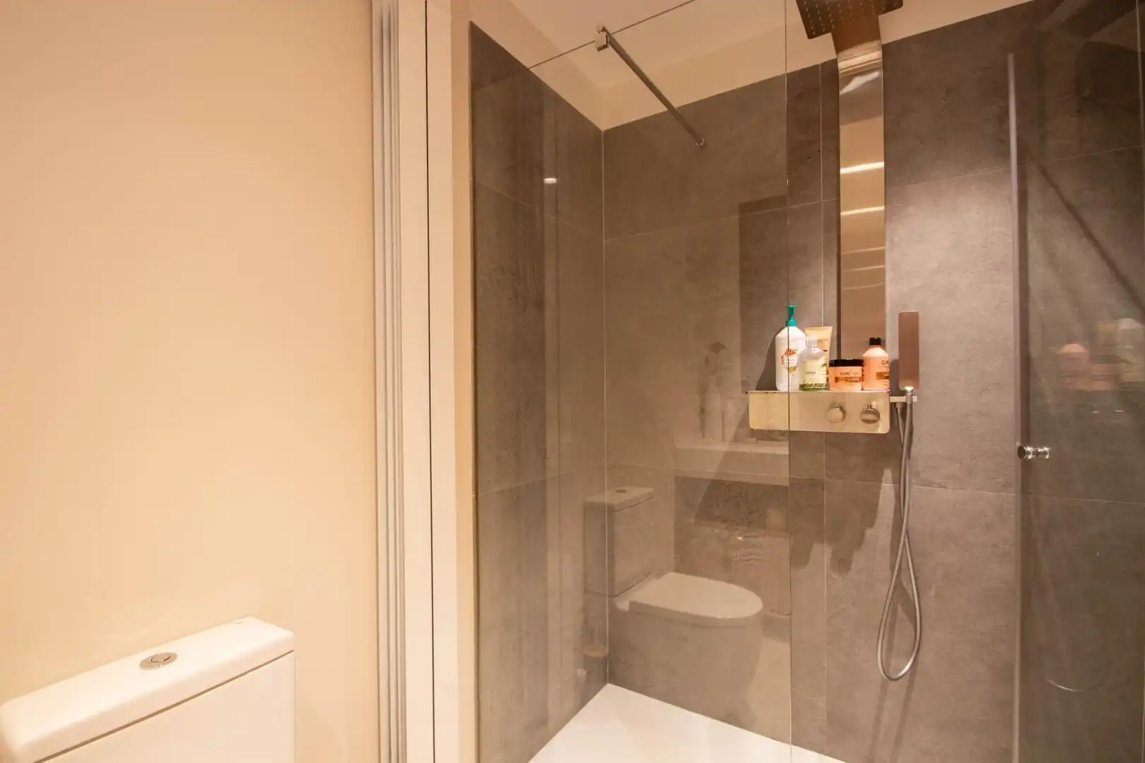 Bathroom of Ground floor for sale in Eixample