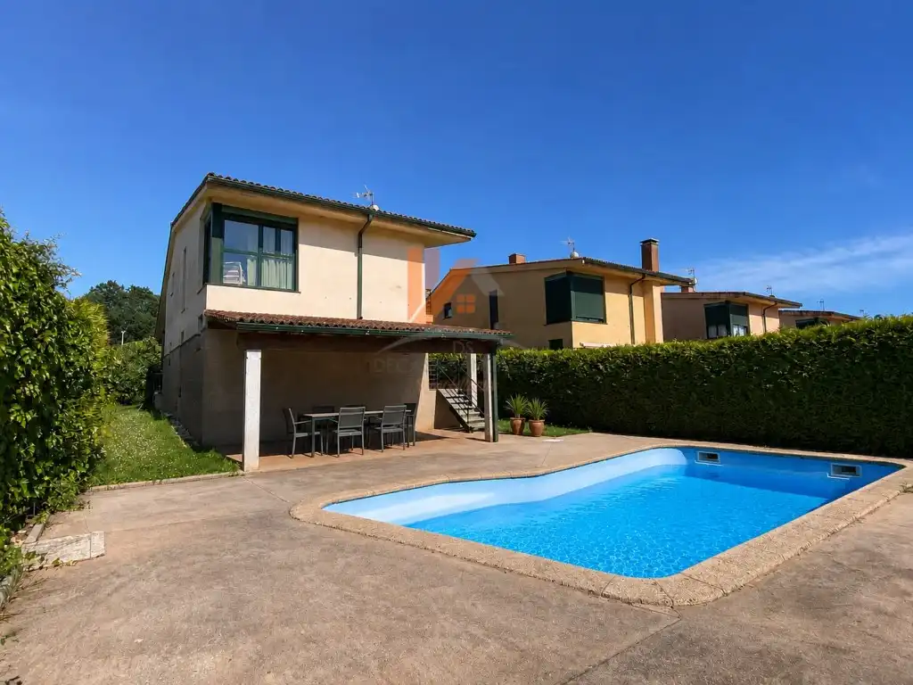 Piscina de Casa o chalet en venta en Teo con Jardín privado, Terraza y Piscina