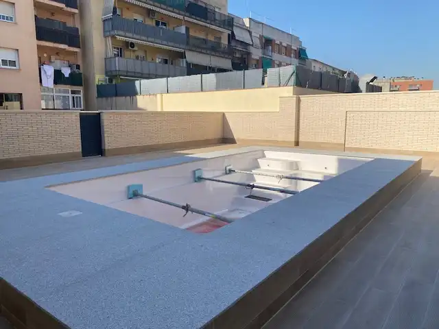 Piscina de Dúplex en venta en Montcada i Reixac con Aire acondicionado, Calefacción y Terraza