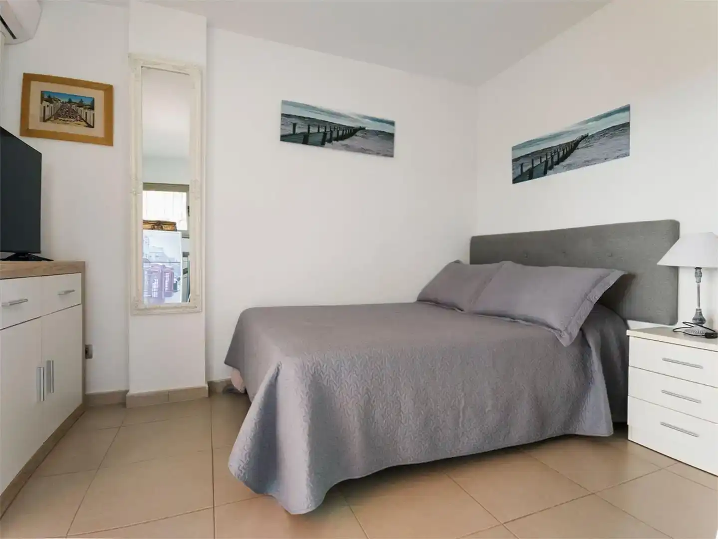 Schlafzimmer von Dachboden zum Verkauf in Guía de Isora mit Klimaanlage und Balkon