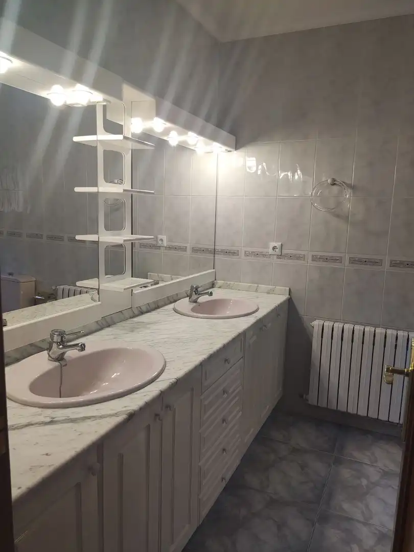 Baño de Casa o chalet de alquiler en Viladecans con Aire acondicionado, Calefacción y Jardín privado
