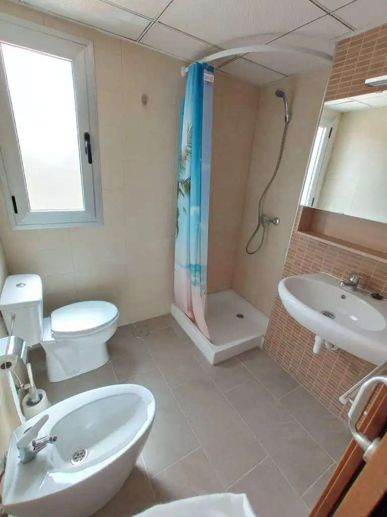 Bathroom of Flat for rent in Roquetas de Mar  with Heating, Terrace and Furnished
