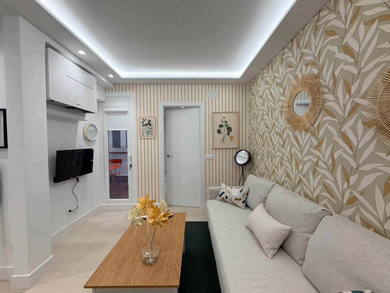 Wohnzimmer von Wohnungen zum Verkauf in  Madrid Capital mit Klimaanlage, Heizung und Möbliert