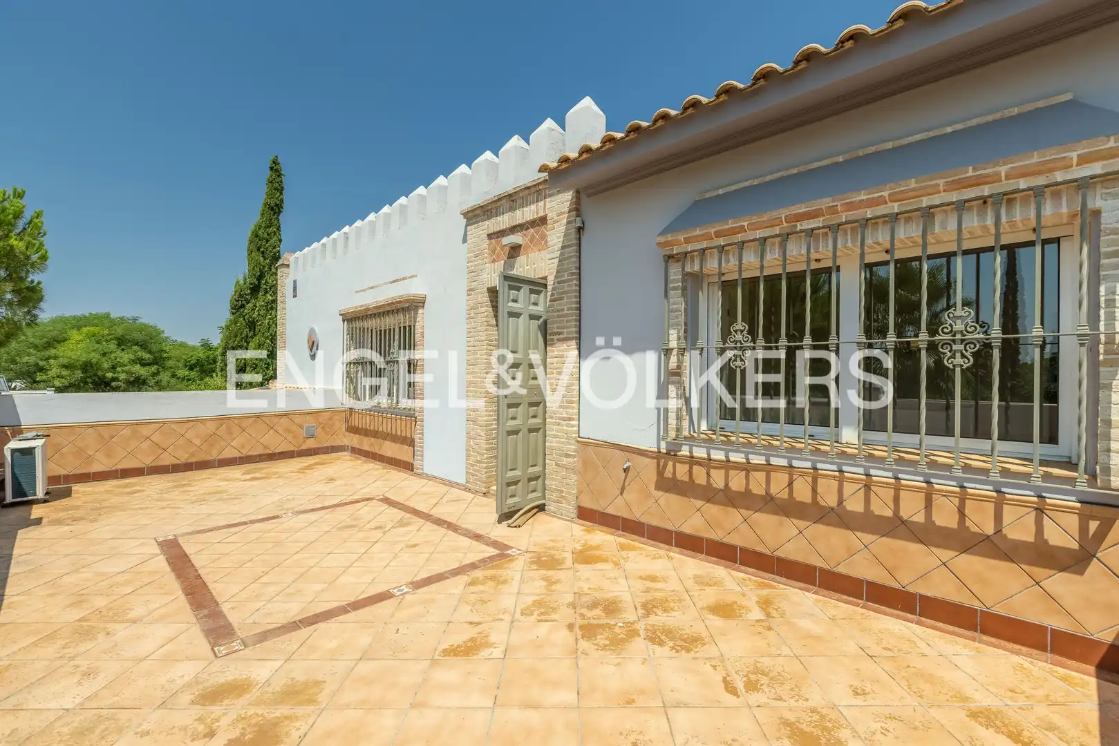 Vista exterior de Casa o chalet en venta en Carmona con Aire acondicionado, Calefacción y Jardín privado