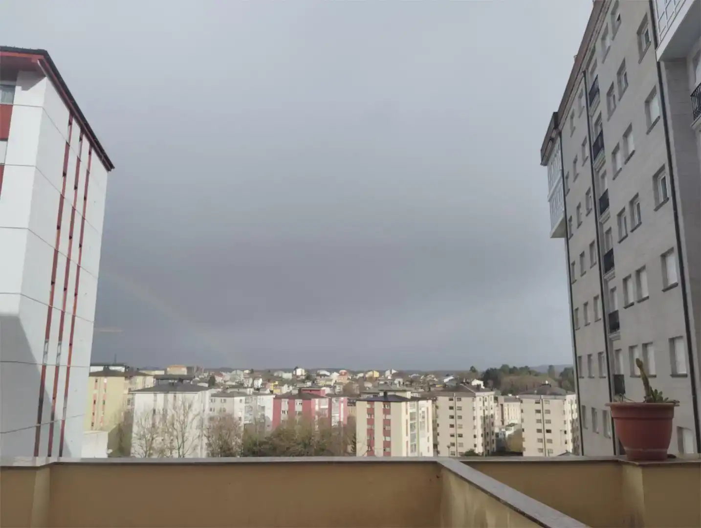 Terrasse von Wohnung zur Miete in Lugo mit Privatgarten, Abstellraum und Möbliert