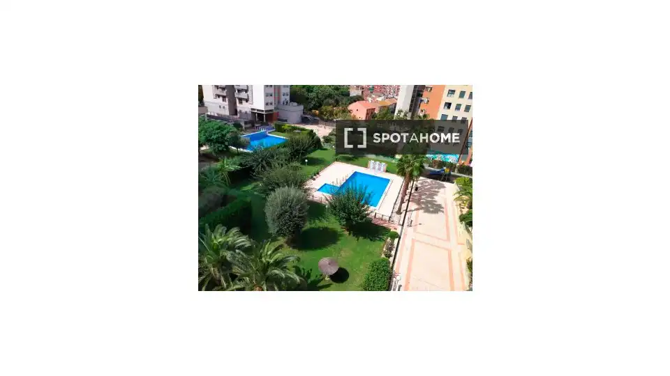 Piscina de Apartament per a compartir en Rascanya