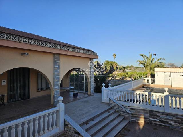 Casa-chalet en Venta en Novelda