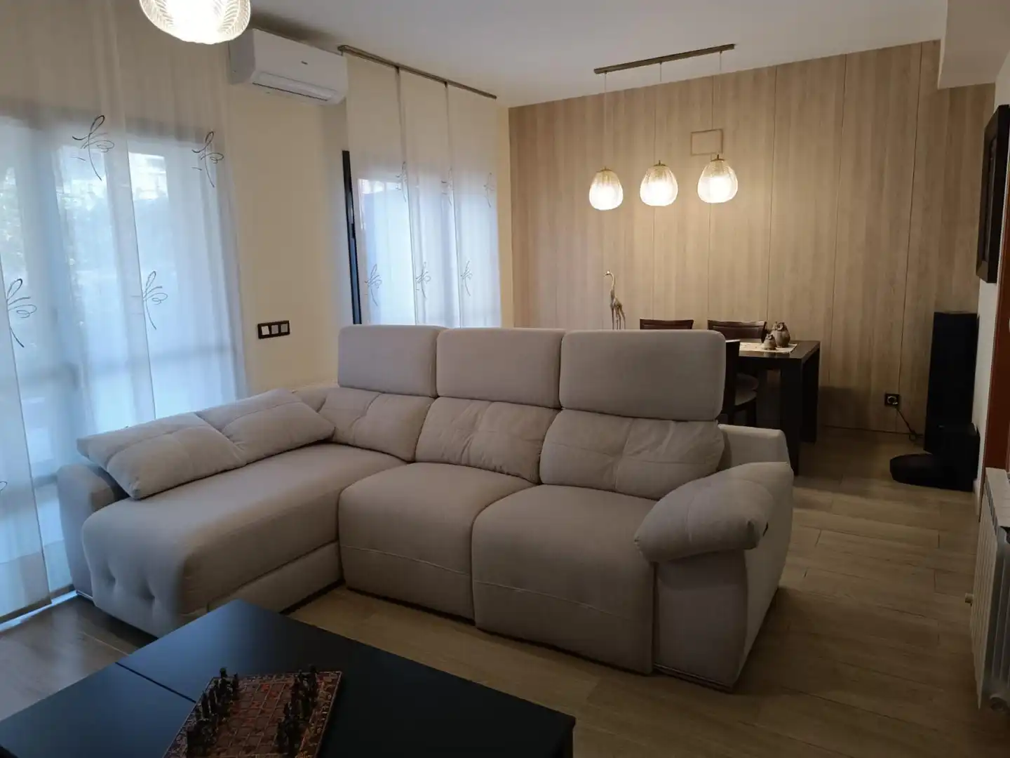 Sala d'estar de Casa adosada en venda en Reus amb Calefacció i Jardí privat