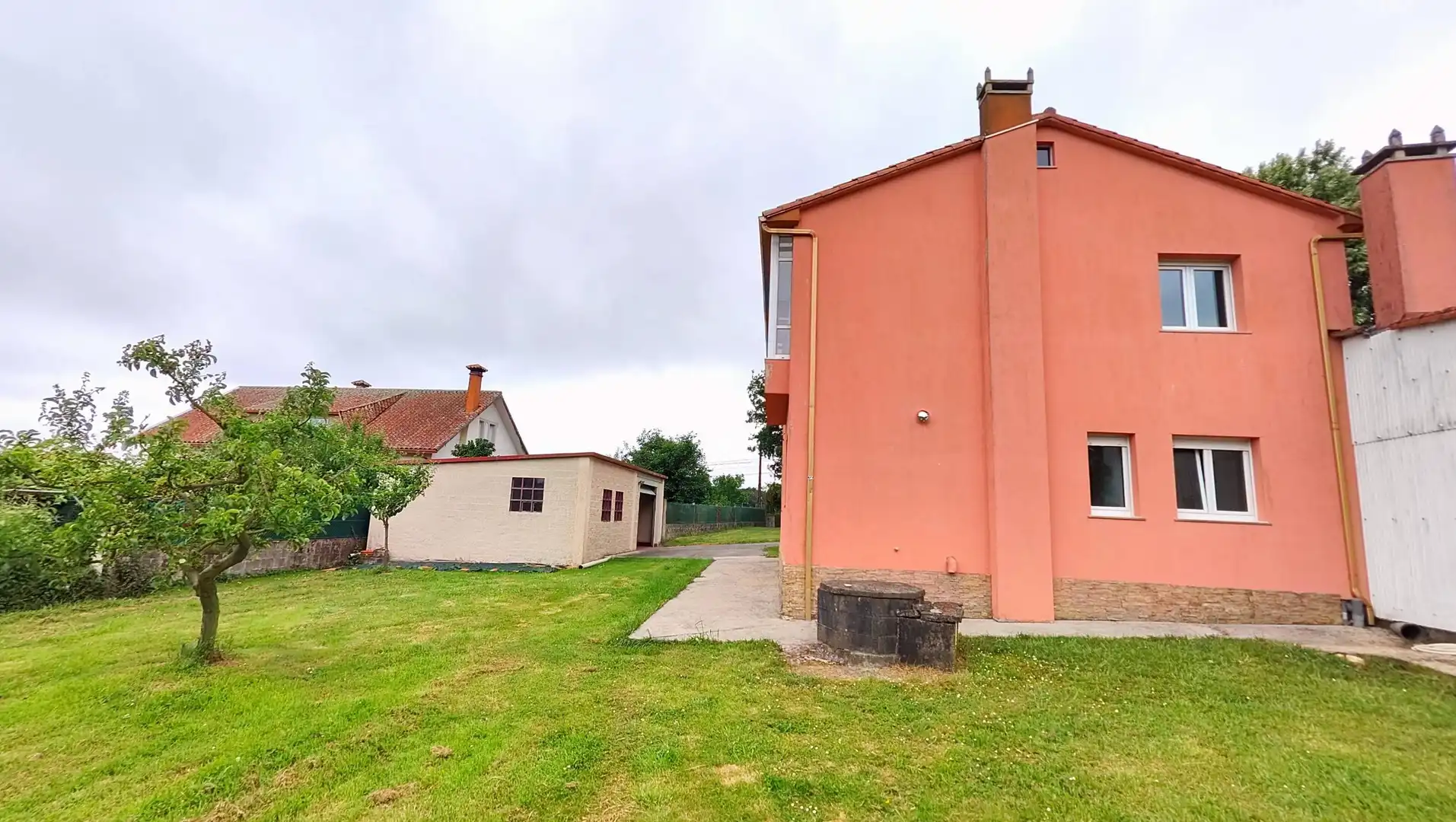 Vista exterior de Casa o chalet en venta en Oroso con Calefacción, Jardín privado y Amueblado