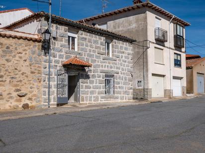 Vista exterior de Casa o xalet en venda en Sanchorreja amb Calefacció i Traster