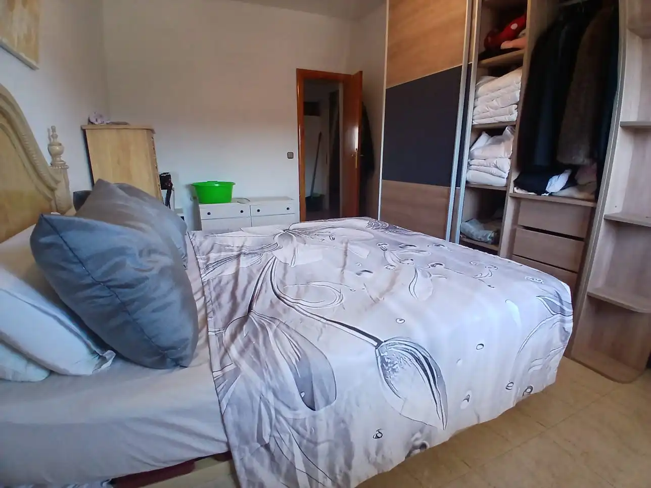 Dormitori de Casa o xalet en venda en Barcelona amb Aire condicionat, Calefacció i Jardí privat