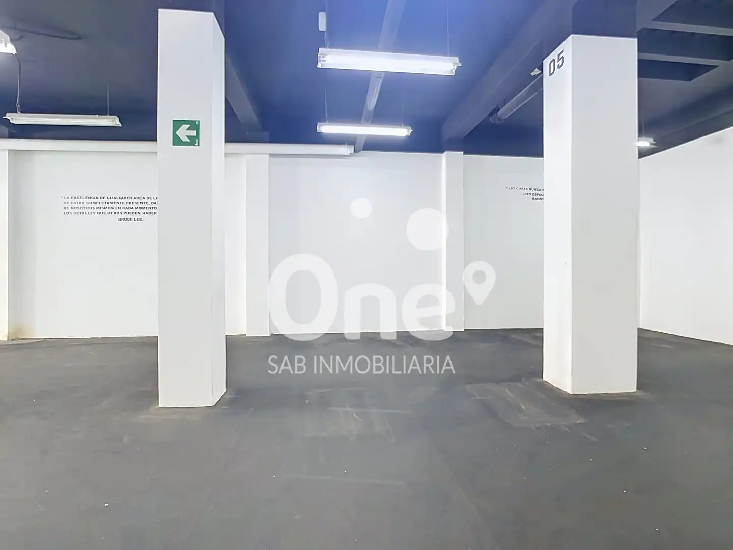 Aparcament de Local en venda en Valencia