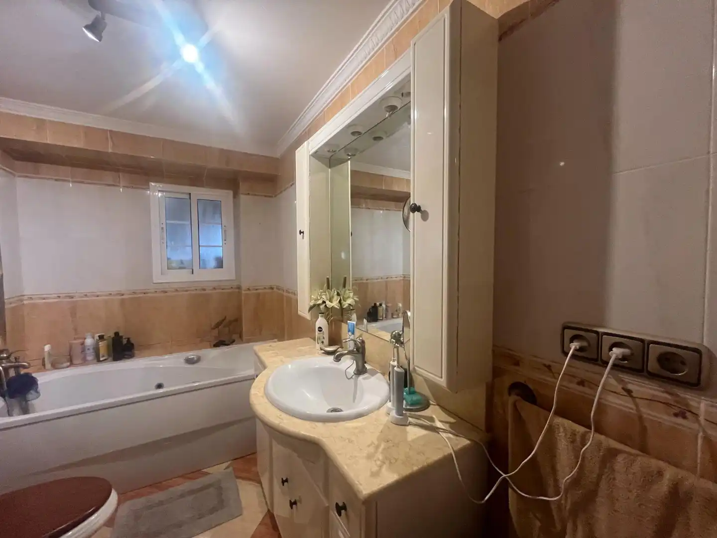 Badezimmer von Wohnung zum Verkauf in Jerez de la Frontera mit Klimaanlage, Privatgarten und Möbliert