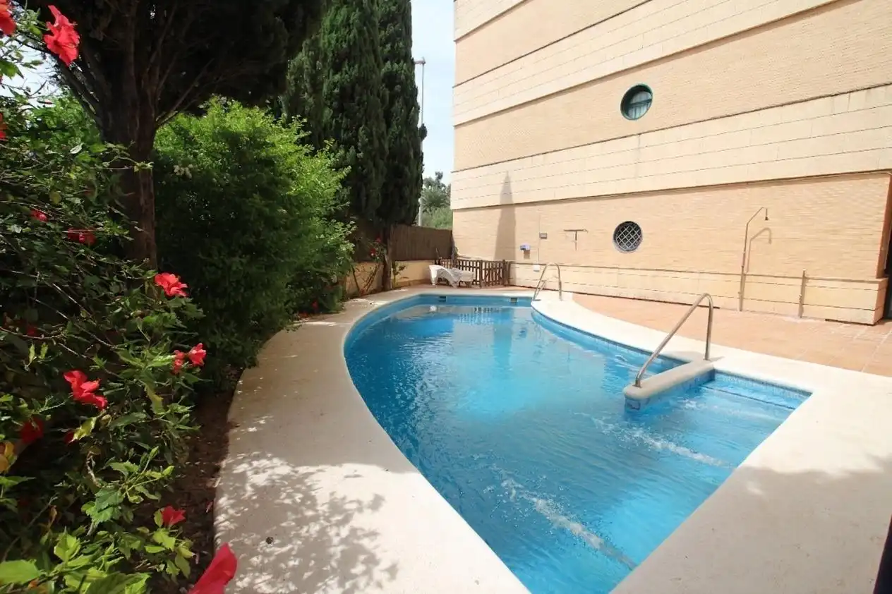 Schwimmbecken von Wohnung zum Verkauf in Jerez de la Frontera mit Klimaanlage, Heizung und Parkett