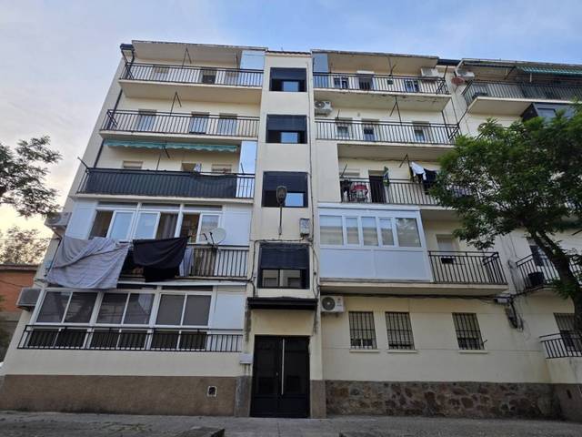 Piso en Alquiler en Miralvalle - Av. Virgen del Puerto - La Data