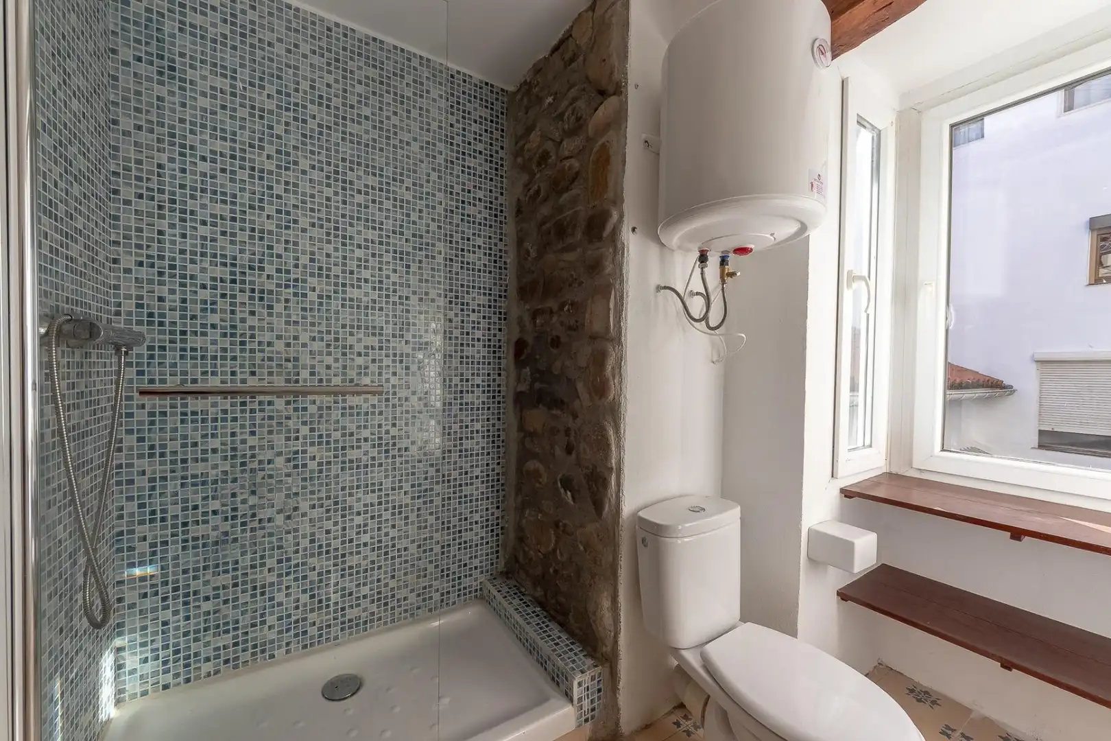 Baño de Piso en venta en Bermeo con Calefacción y Terraza