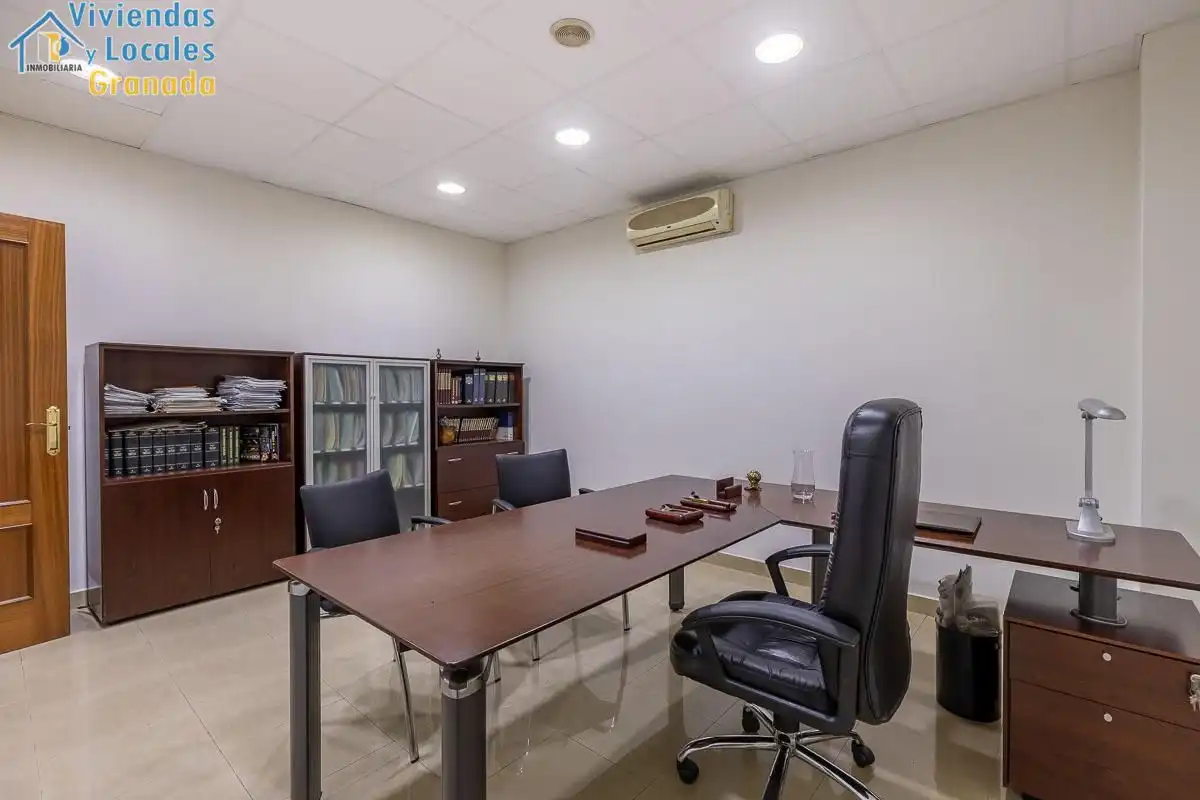 Office for sale in Granada