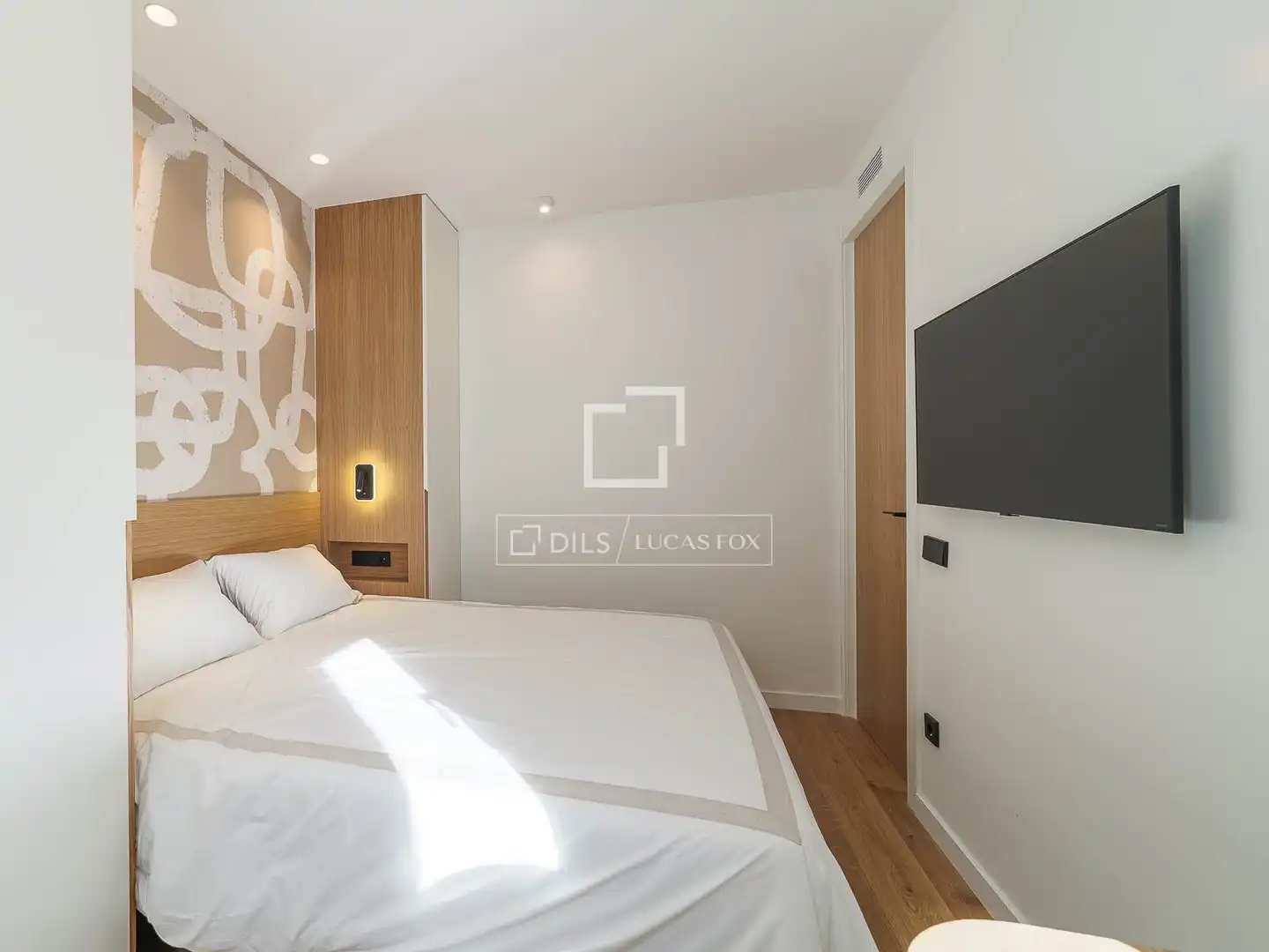 Bedroom of Flat for sale in Barcelona  with Air Conditioner, Heating and Parquet flooring