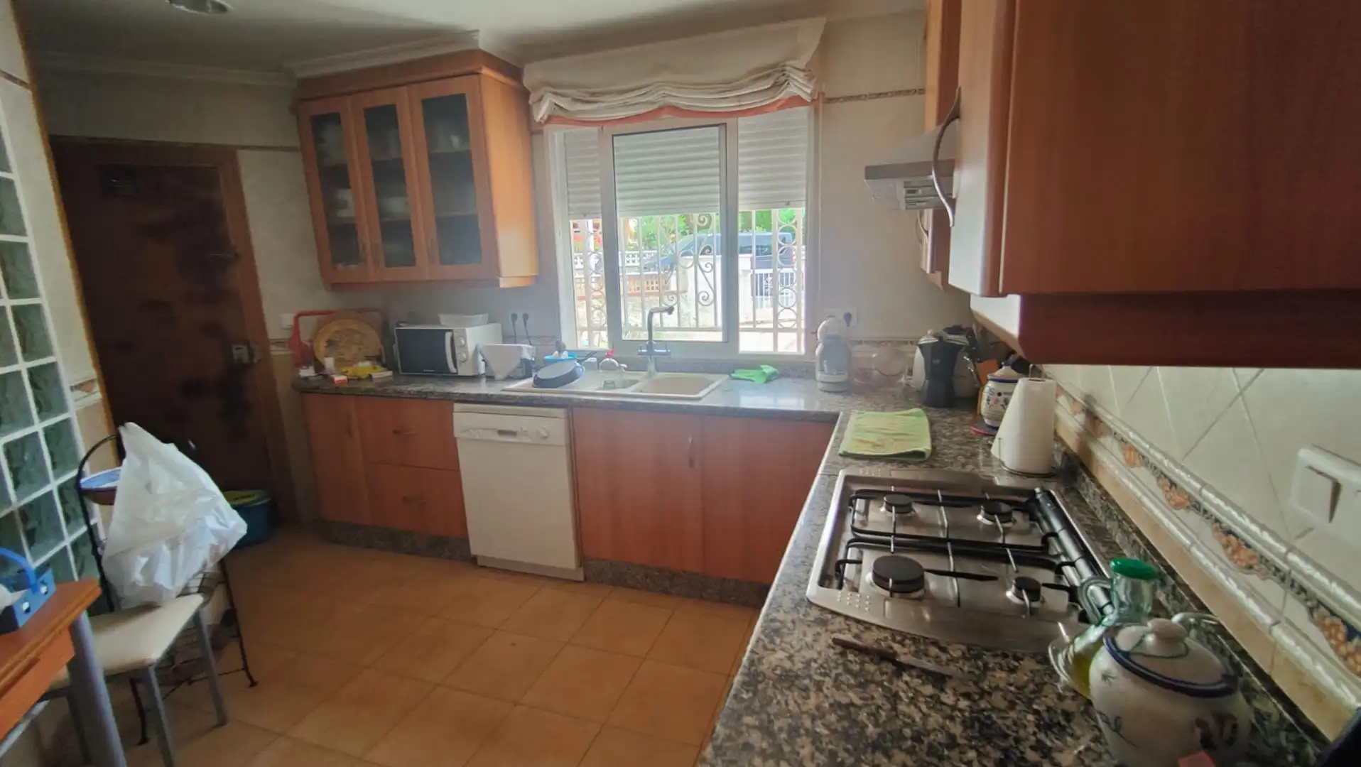 Cuina de Casa o xalet en venda en Santa Pola amb Jardí privat, Terrassa i Traster
