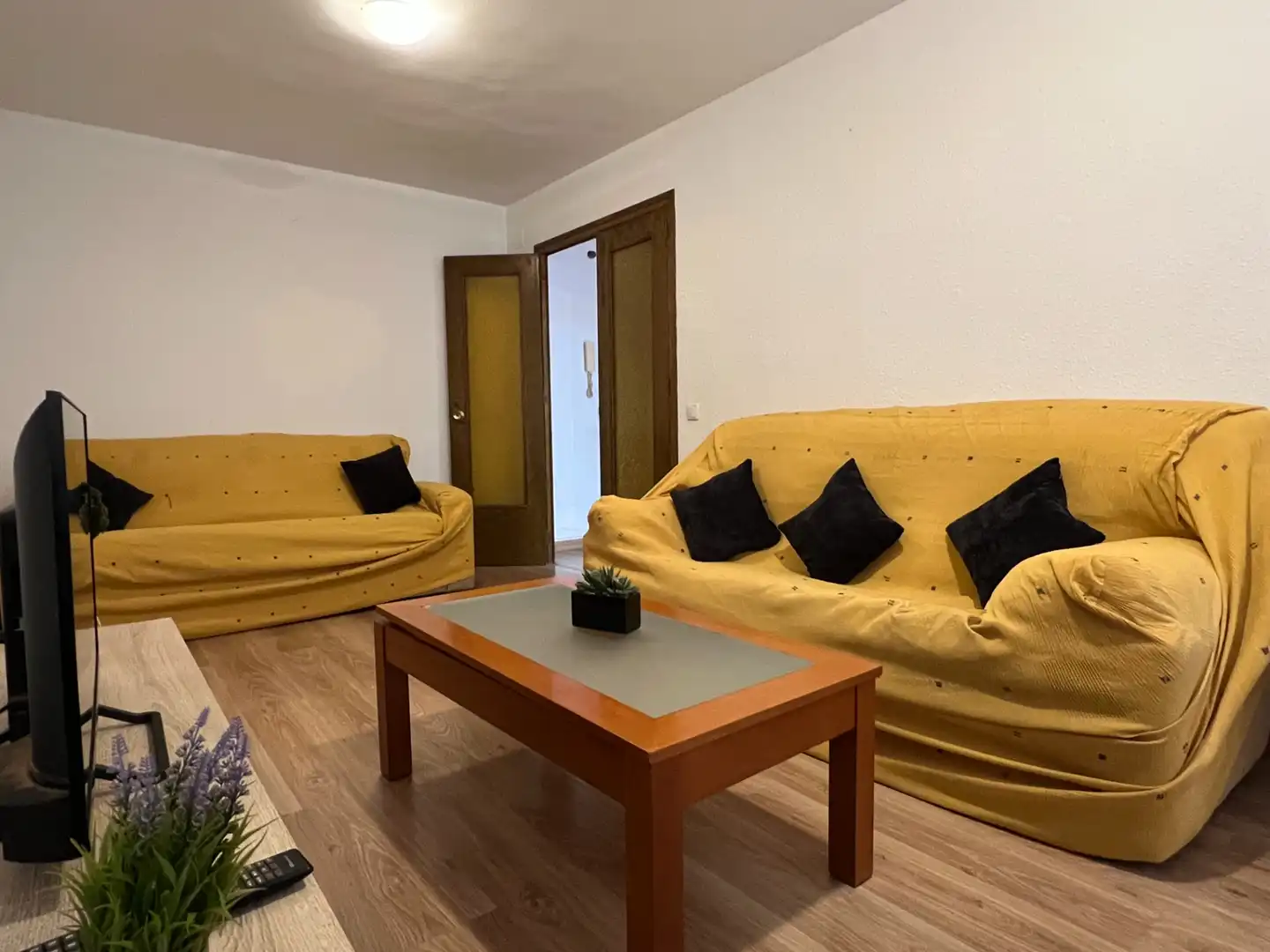 Sala d'estar de Pis en venda en Jaca amb Calefacció, Terrassa i Moblat