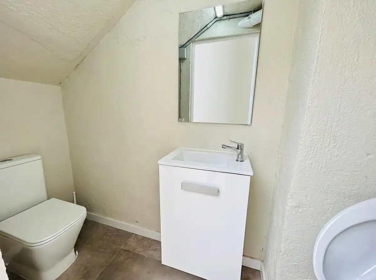 Baño de Piso en venta en Manlleu con Calefacción y Terraza