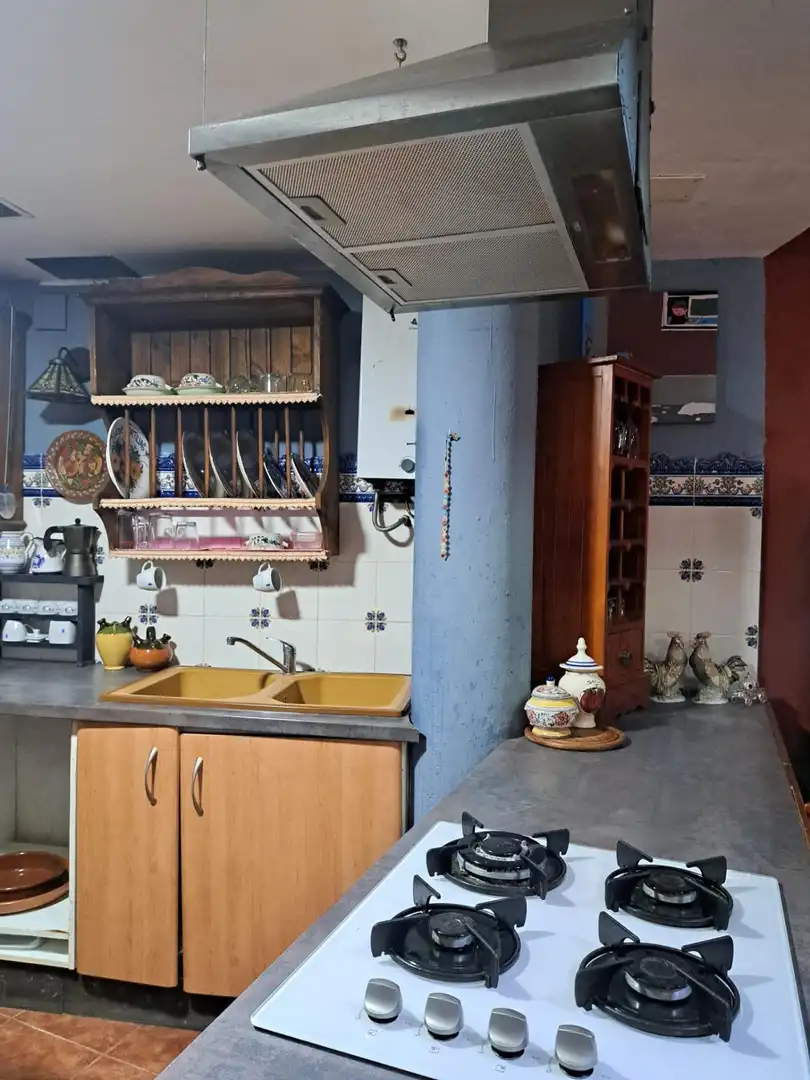 Cuina de Casa o xalet en venda en Cortes de Pallás amb Terrassa i Traster