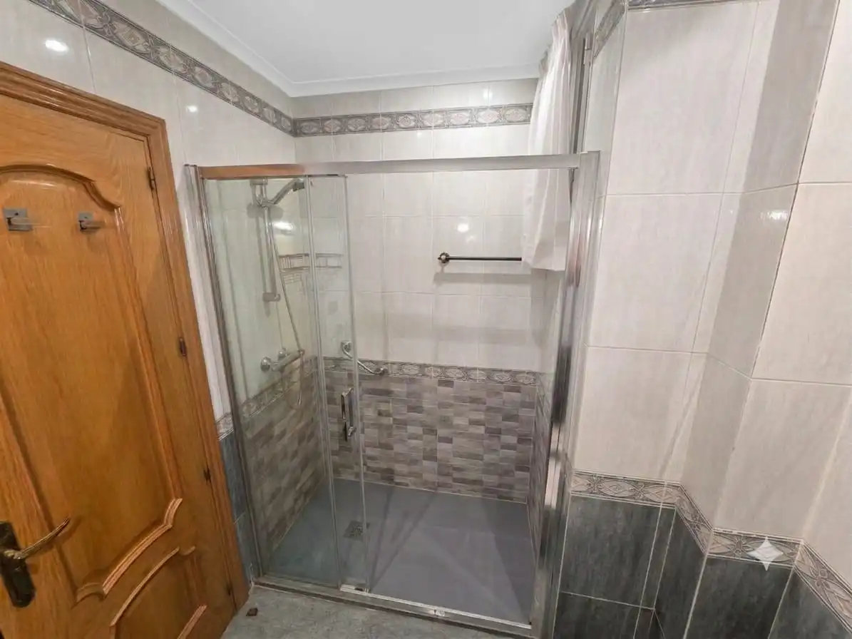 Baño de Piso en venta en Madrid con Aire acondicionado, Calefacción y Amueblado