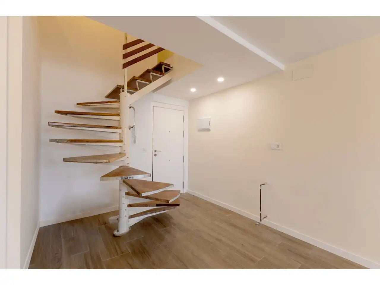 Dúplex con ascensor en venta en Calle Isla Cabrera, imagen 4