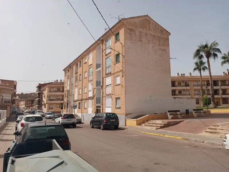 Piso en venta en Artemio Precioso, Hellín
