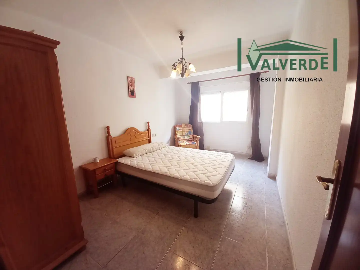 Schlafzimmer von Wohnung zur Miete in Granada mit Möbliert, Waschmaschine und Mikrowelle