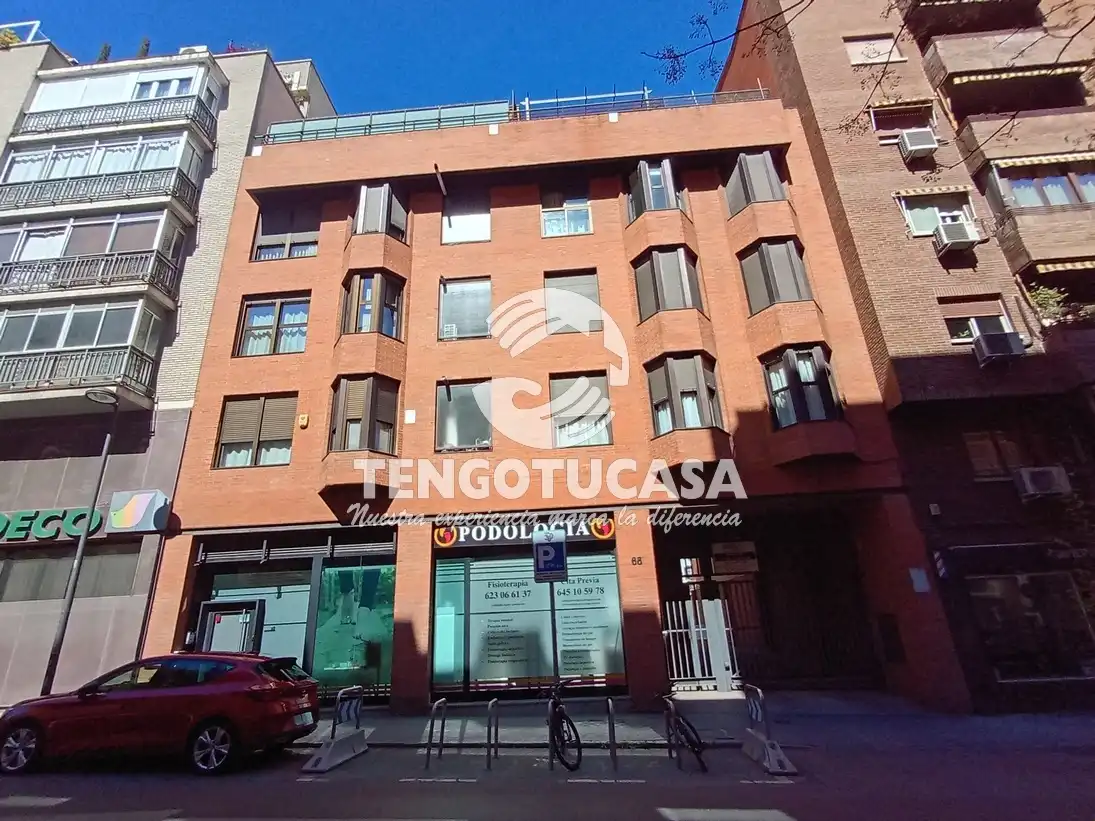 Vista exterior de Garatge en venda en Madrid