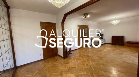 Foto 2 de Piso de alquiler en De Fernando Delgado, Vista Alegre,  Madrid Capital