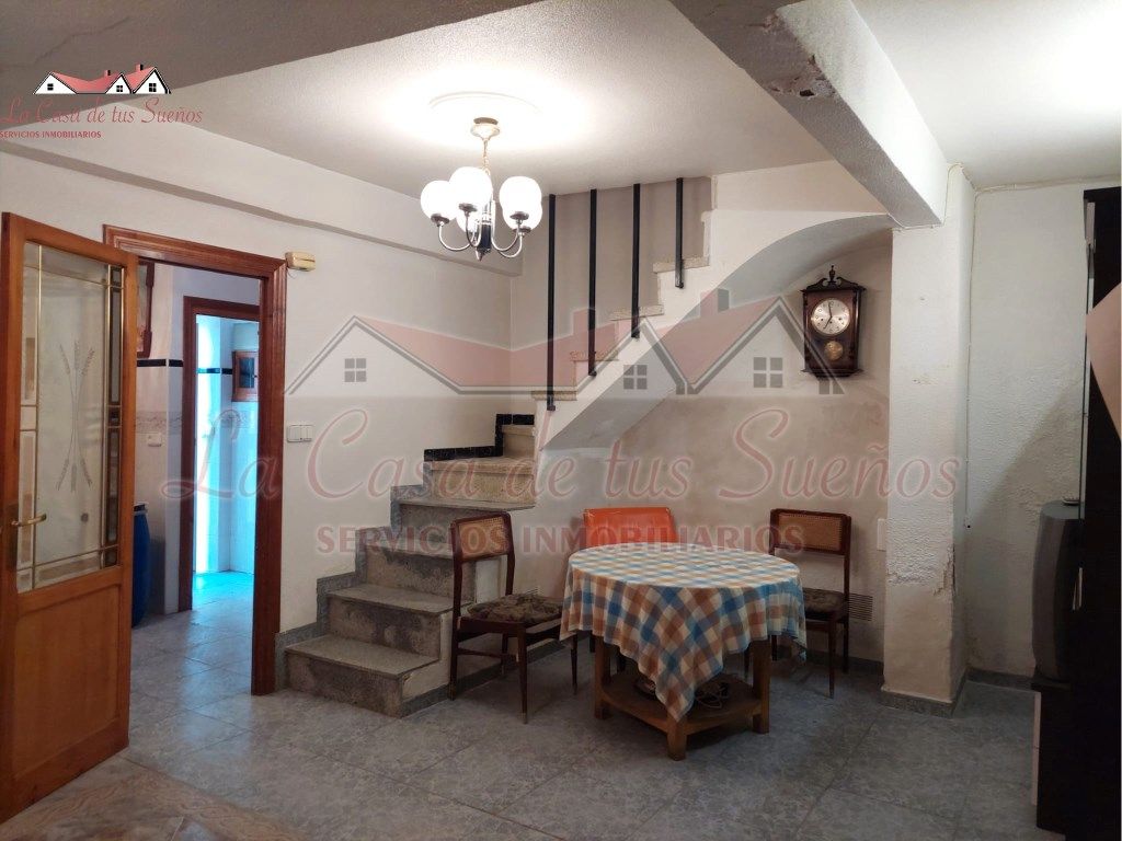 House or chalet for sale in Sax