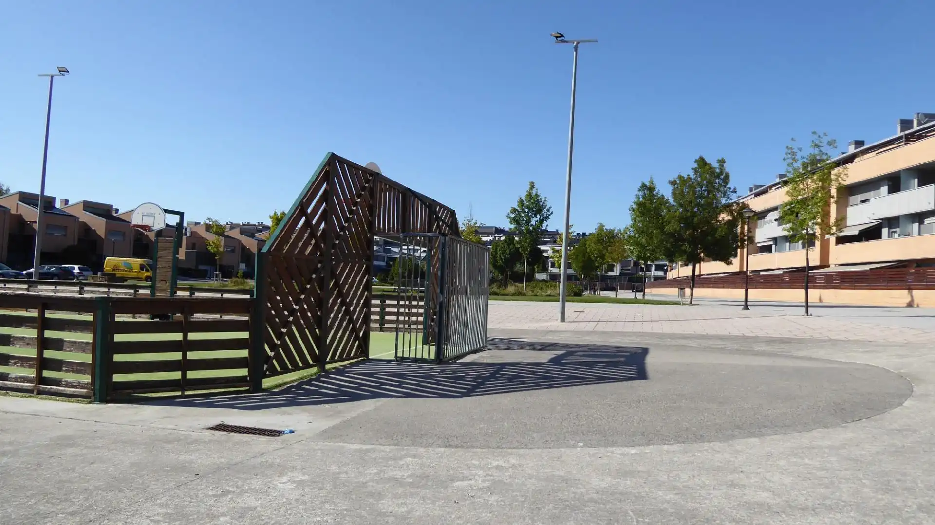 Aparcament de Local de lloguer en Aranguren amb Aire condicionat i Moblat