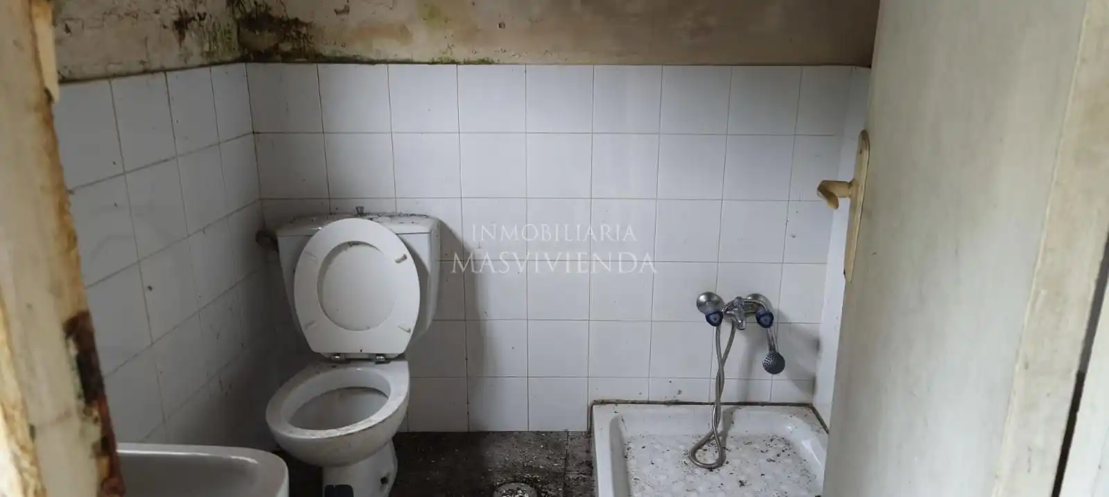 Bathroom of Houses for sale in Fornelos de Montes  with Private garden and Storage room