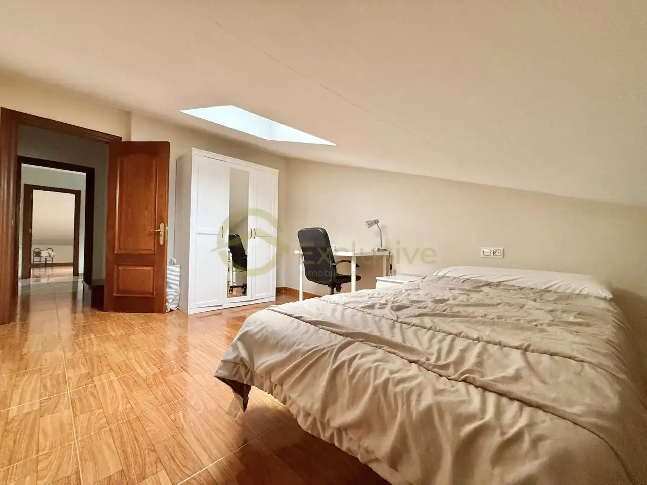 Dormitori de Casa adosada en venda en Avilés amb Calefacció, Jardí privat i Terrassa