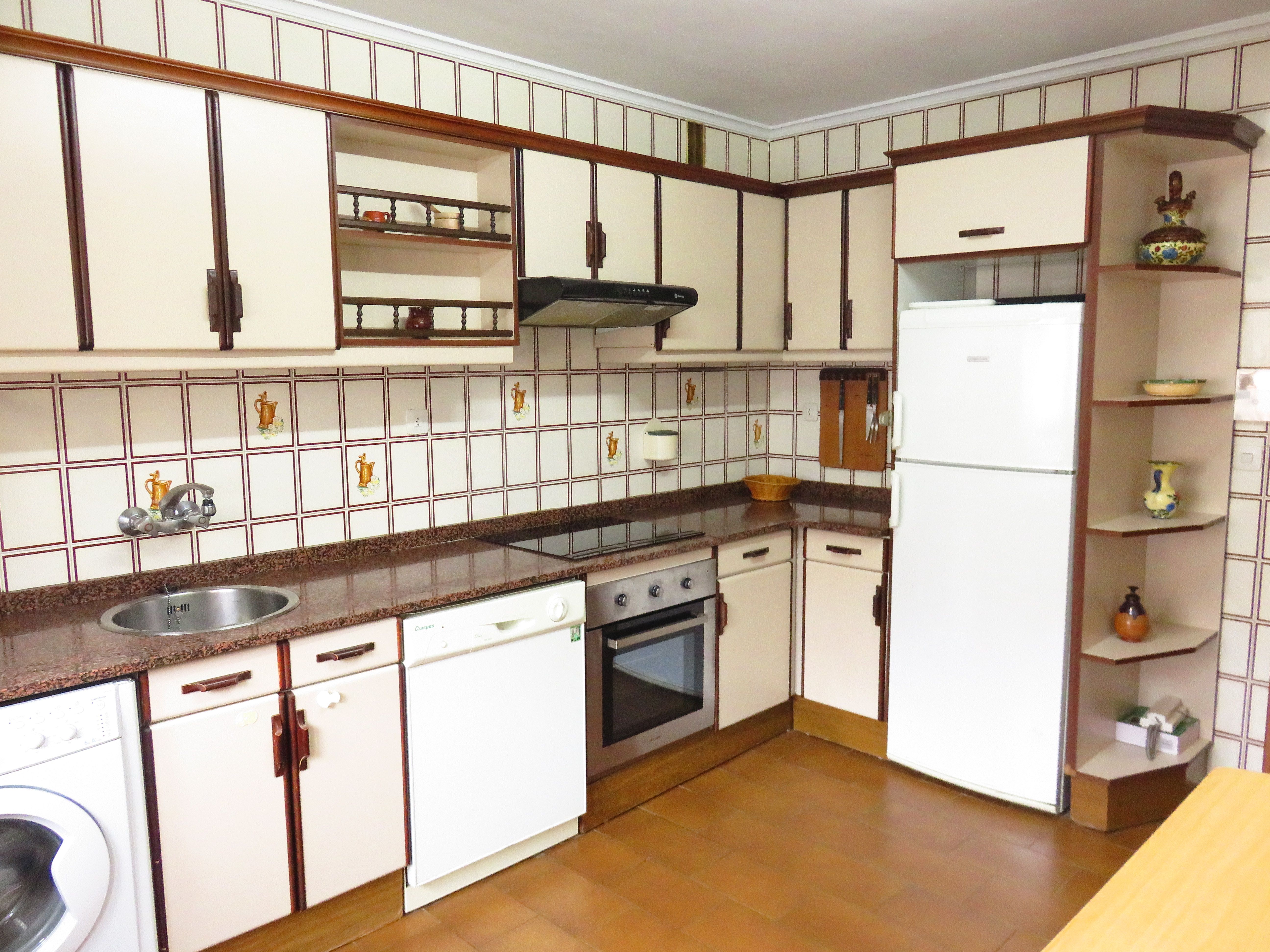 Flat for rent in Calle Eduardo Carreño Valdés, El Carbayedo - El Quirinal