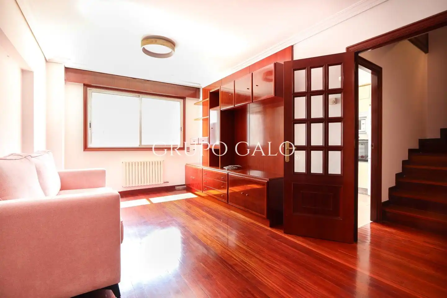 Sala d'estar de Dúplex de lloguer en Vigo  amb Calefacció i Parquet