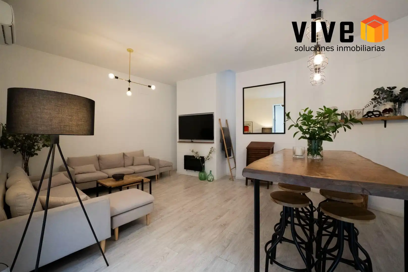 Sala de estar de Casa o chalet en venta en Sevilla con Aire acondicionado, Calefacción y Jardín privado