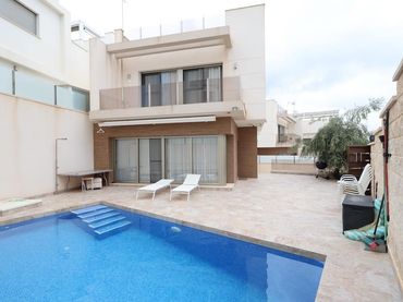 Casa amb piscina en venda a Orihuela Costa
