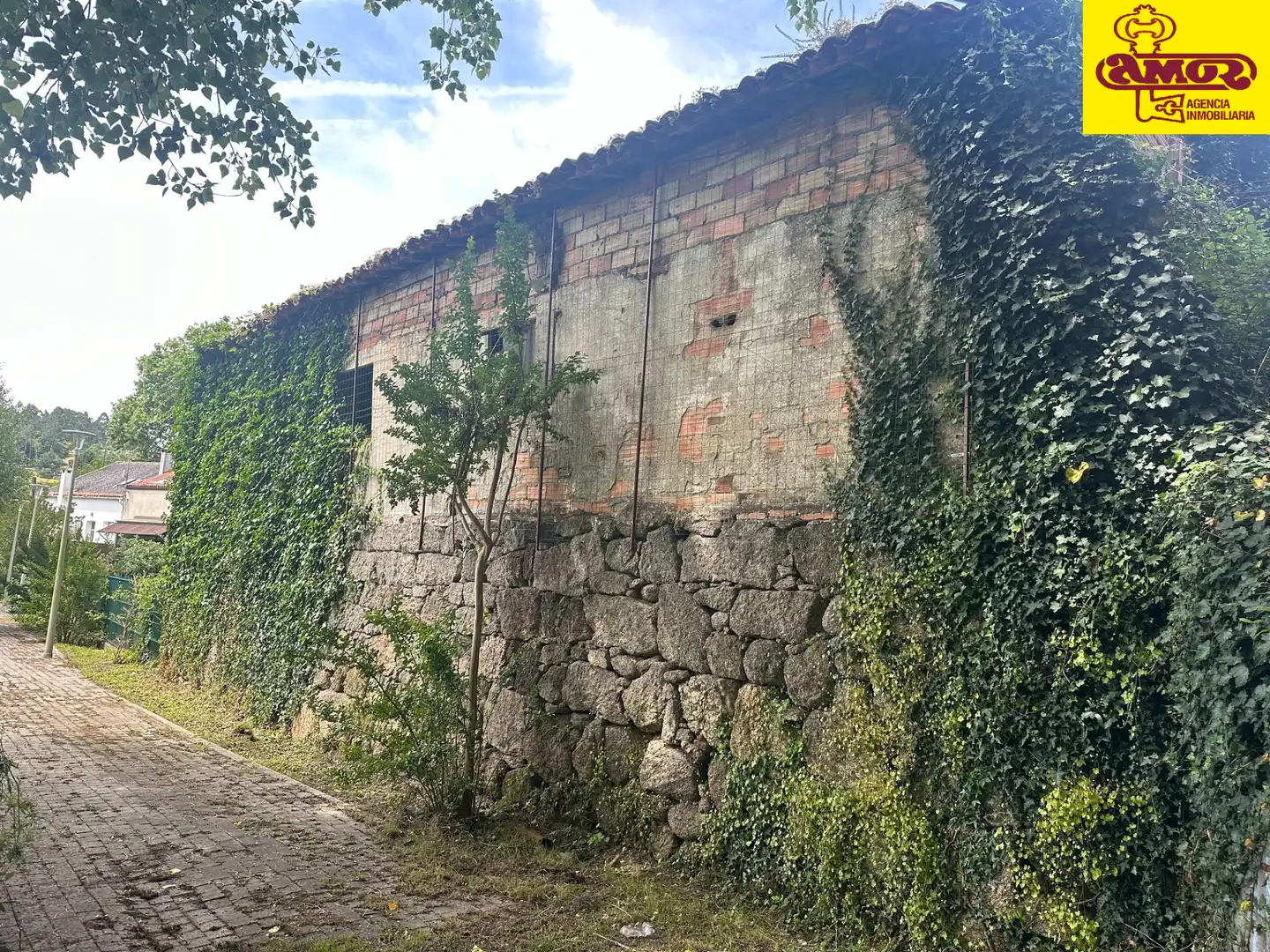 Außenansicht von Residential zum Verkauf in Santiago de Compostela 