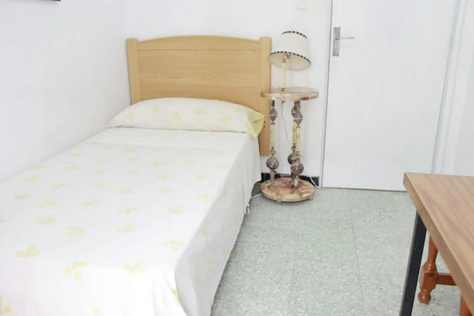 Dormitori de Pis per a compartir en  Sevilla Capital amb Aire condicionat, Moblat i Rentadora