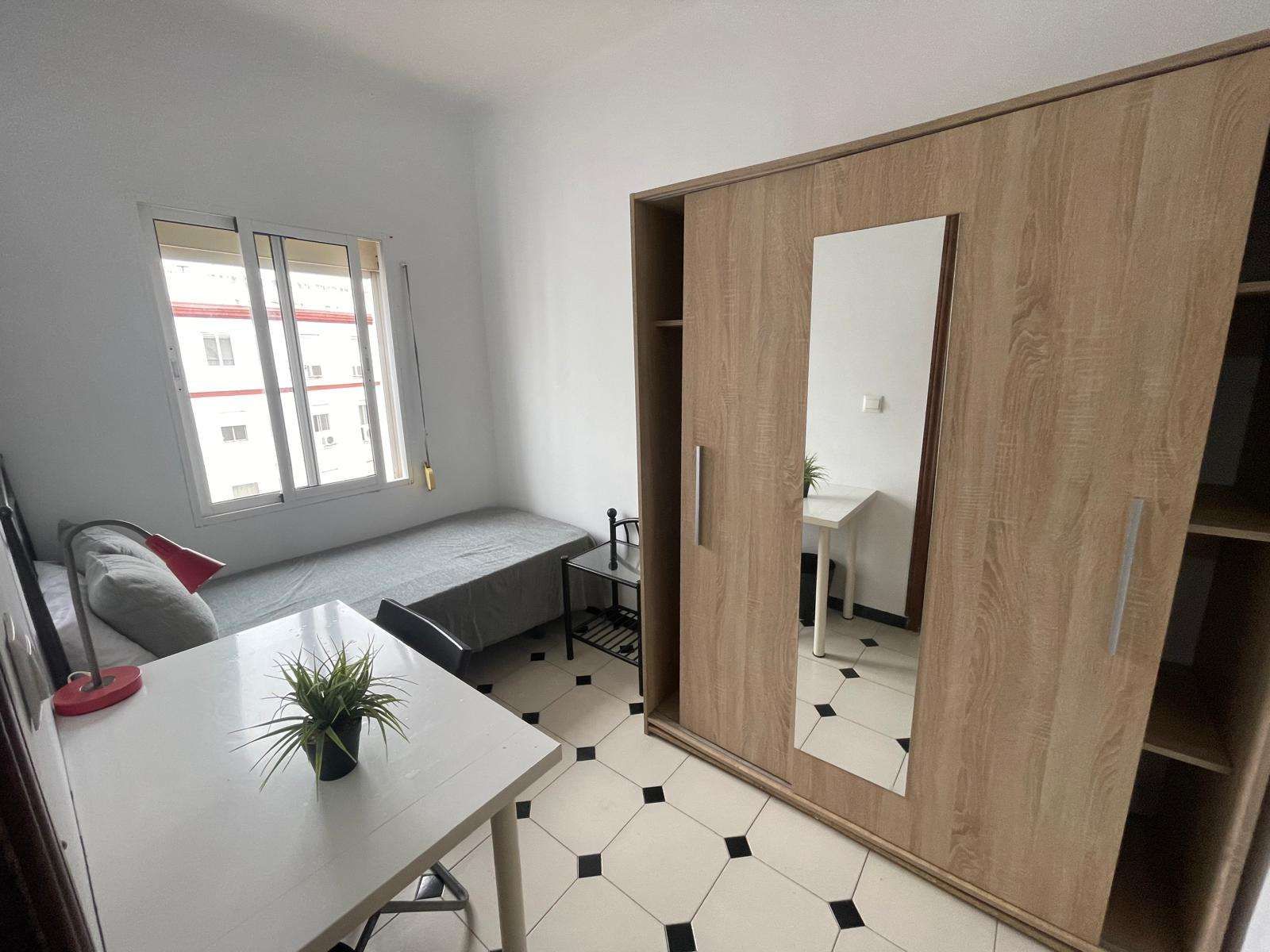 Flat for share in Triana Este