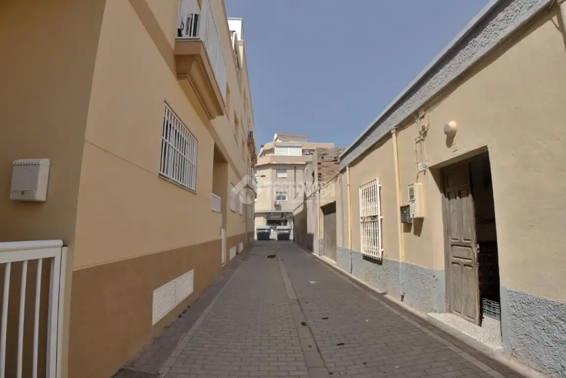 Vista exterior de Pis en venda en El Ejido
