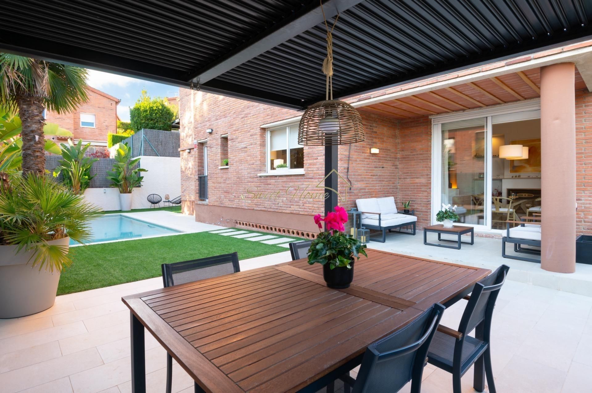 Terrace of House or chalet for sale in El Masnou  with Air Conditioner, Heating and Private garden