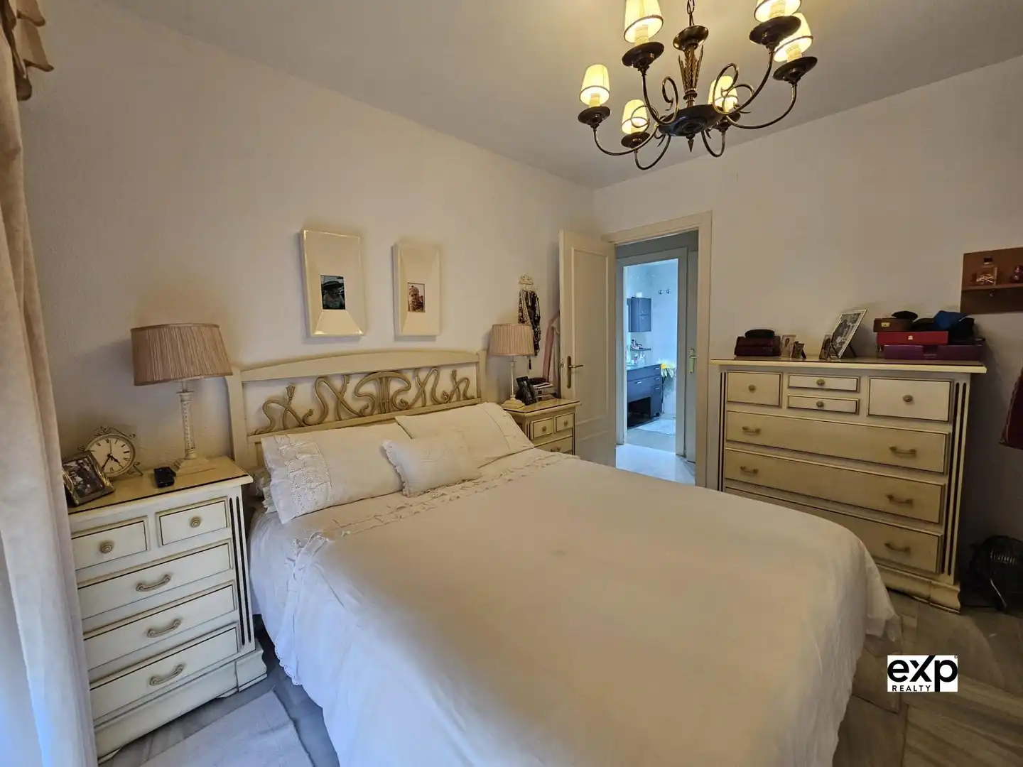 Bedroom of Flat for sale in Fuengirola  with Air Conditioner, Swimming Pool and Furnished