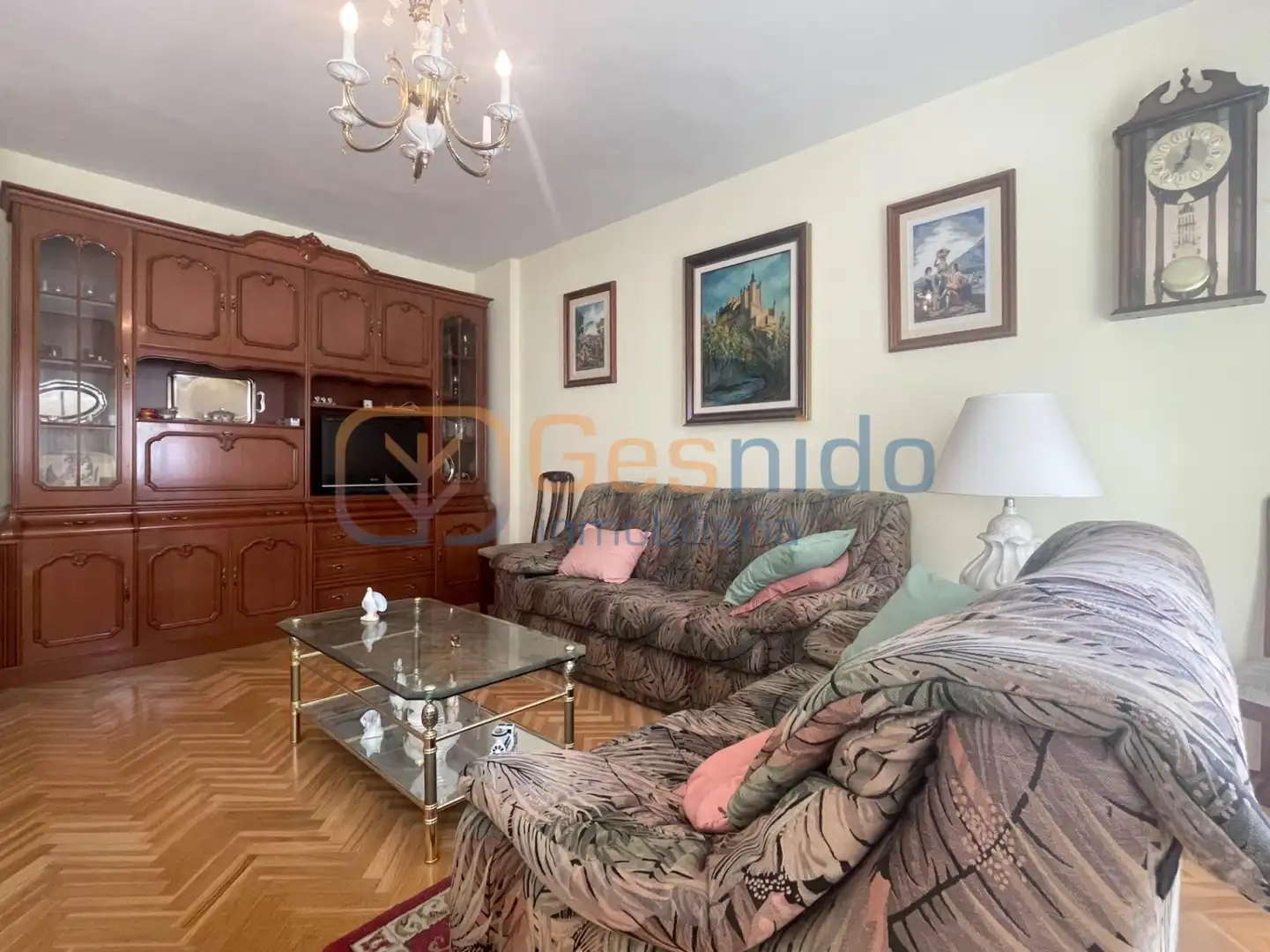 Sala de estar de Piso de alquiler en Segovia con Calefacción, Parquet y Terraza