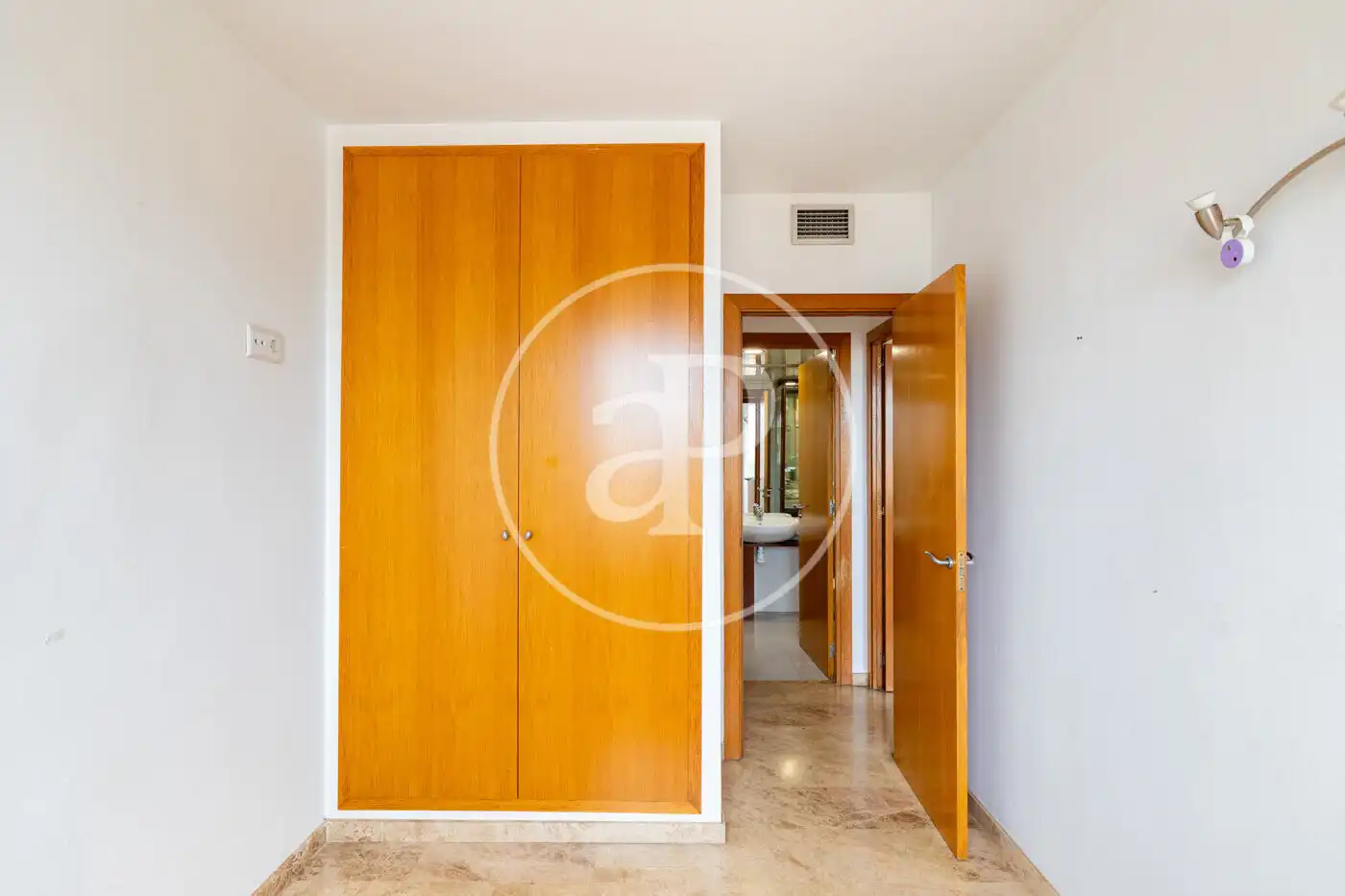 Flat for sale in Barcelona  with Air Conditioner, Heating and Terrace