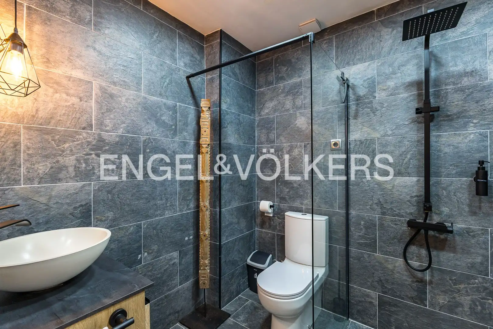 Bathroom of Flat for rent in Barcelona  with Air Conditioner, Heating and Private garden