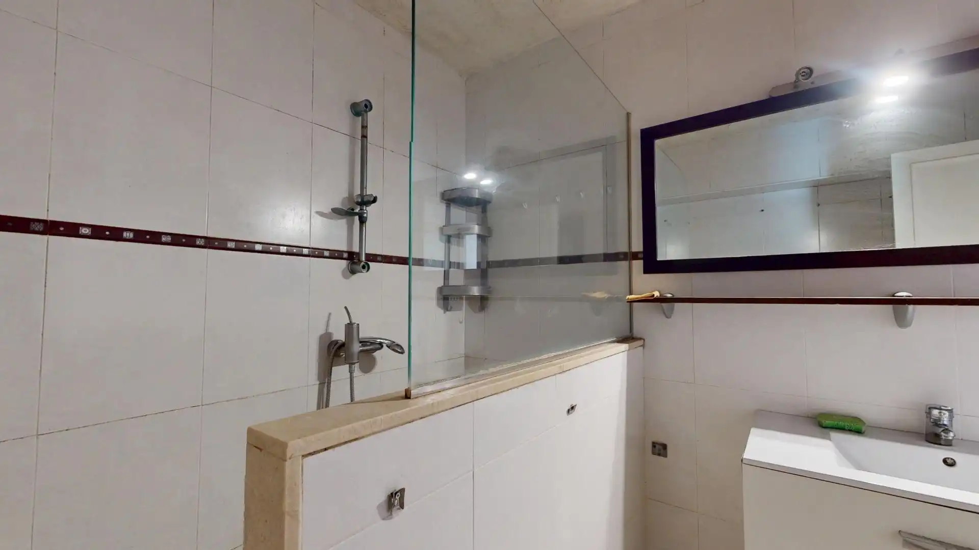 Baño de Piso en venta en  Palma de Mallorca con Aire acondicionado, Terraza y Balcón